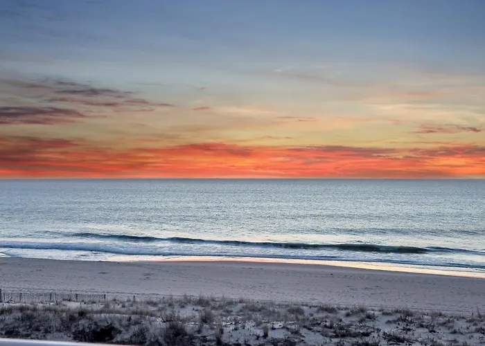 Apartment Beachbox I - Oceanfront Balcony - Sunrise Views - Couple's Retreat - East Winds 202 *