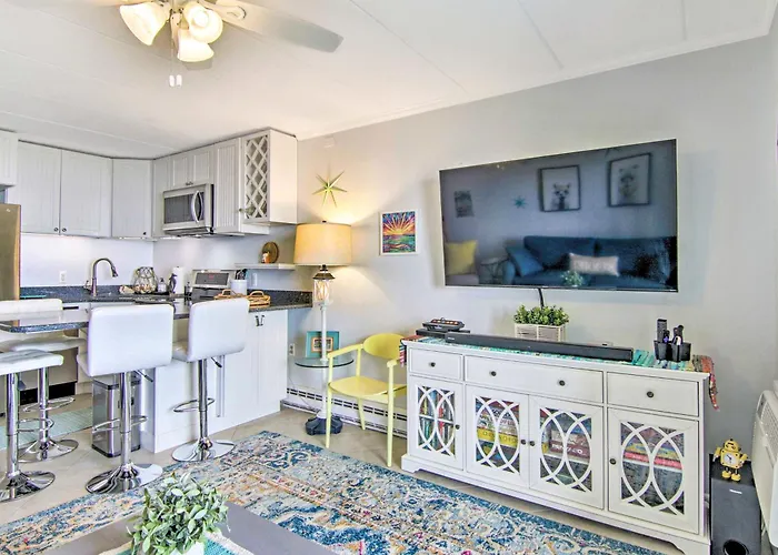 Apartment Beachbox I - Oceanfront Balcony - Sunrise Views - Couple's Retreat - East Winds 202 Ocean City