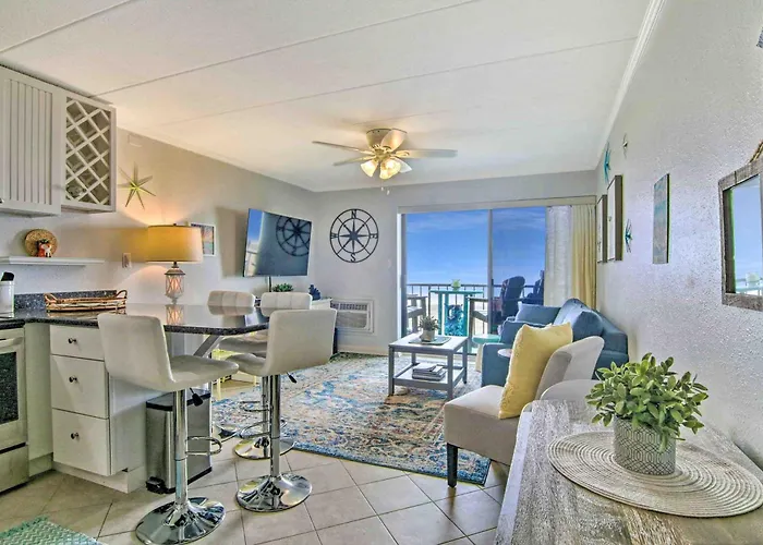 Apartment Beachbox I - Oceanfront Balcony - Sunrise Views - Couple's Retreat - East Winds 202