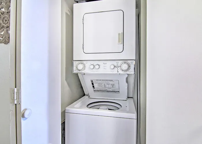 Beachbox I - Oceanfront Balcony - Sunrise Views - Couple's Retreat - East Winds 202 Ocean City
