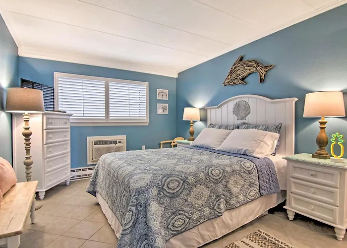 Apartment Beachbox I - Oceanfront Balcony - Sunrise Views - Couple's Retreat - East Winds 202