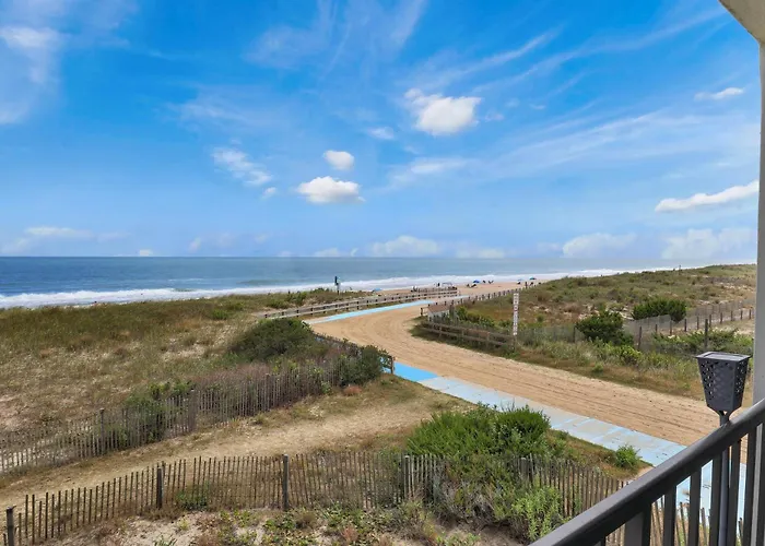 Apartment Beachbox I - Oceanfront Balcony - Sunrise Views - Couple's Retreat - East Winds 202 *
