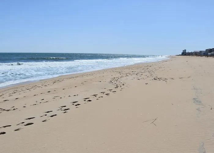 Beachbox I - Oceanfront Balcony - Sunrise Views - Couple's Retreat - East Winds 202 * Ocean City